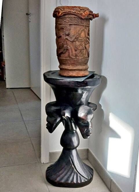 Gu�ridon sculpt� africain plus un tambour bamil�k� 0 Perpignan (66)