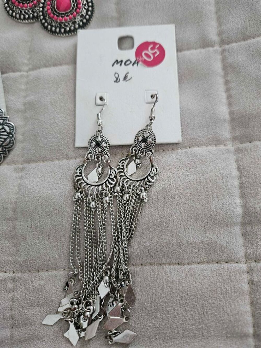 boucle d'oreille Bijoux et montres