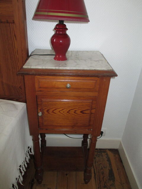 Ensemble de 2 tables anciennes de chevet 60 Tonnay-Charente (17)