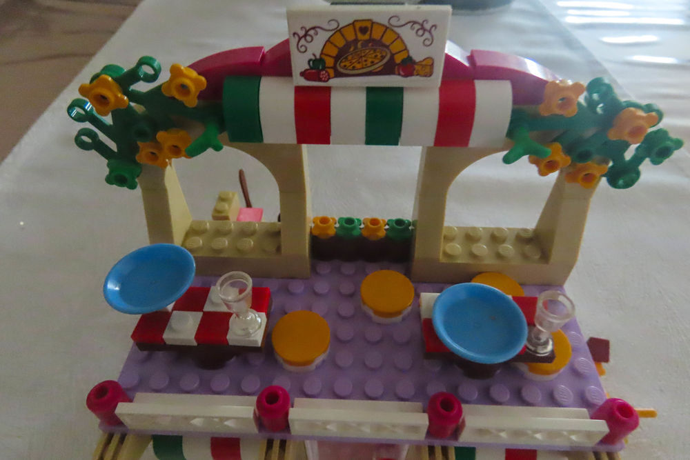 LEGO FRIENDS pizzeria Heartlake city Jeux / jouets