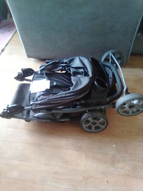 Poussette Compacte Team Tex comme neuve poids 5 kg 
0 Chartres-de-Bretagne (35)