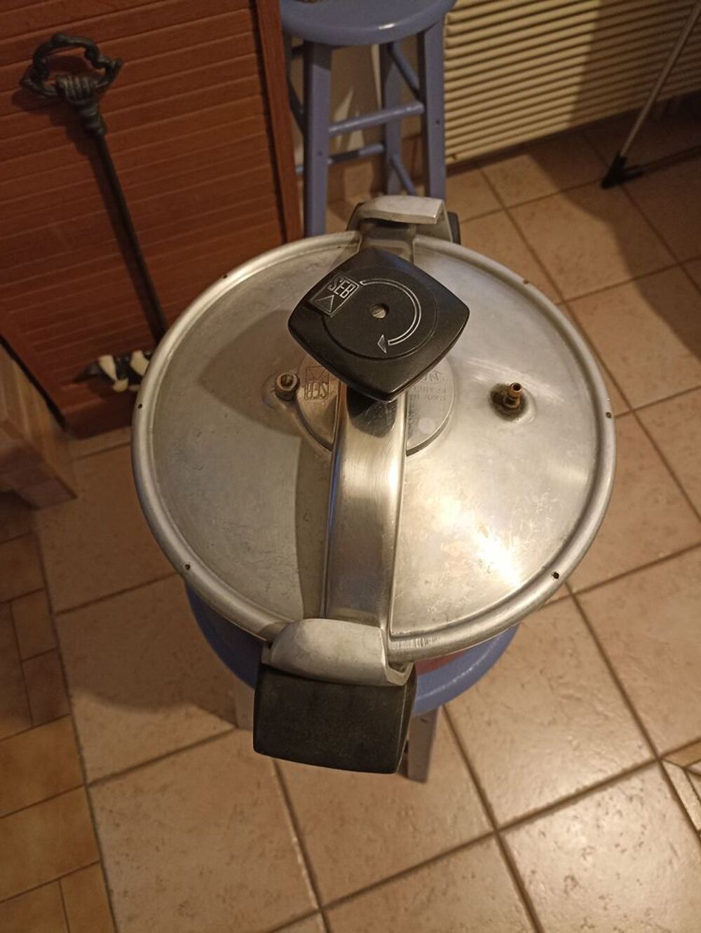 Cocotte minute SEB 8 litres
Electroménager