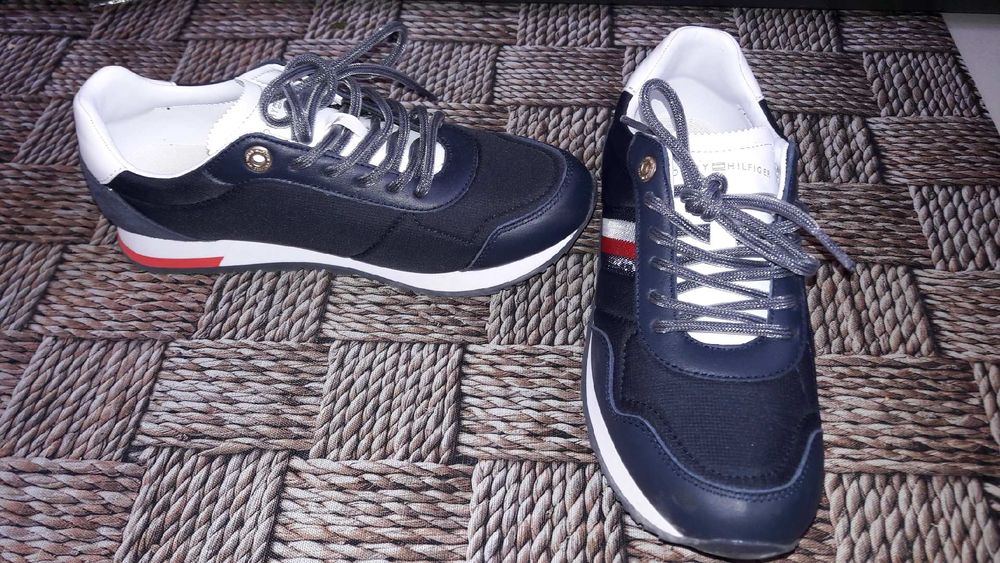 BASKET FEMME TOMMY H. pointure 39 Chaussures