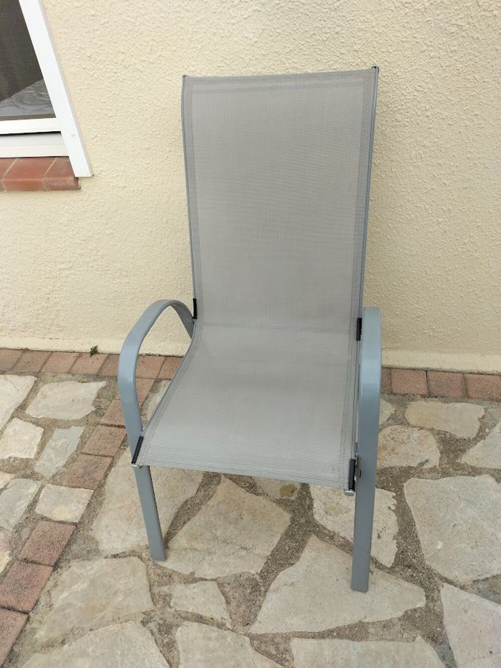 Fauteuils de terrasse ou jardin. Meubles