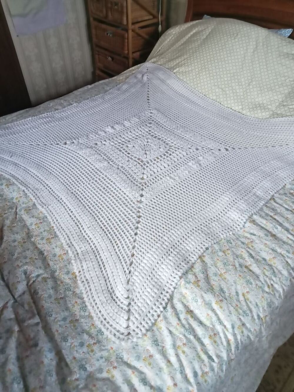 Couvre lit ancien en laine Dcoration