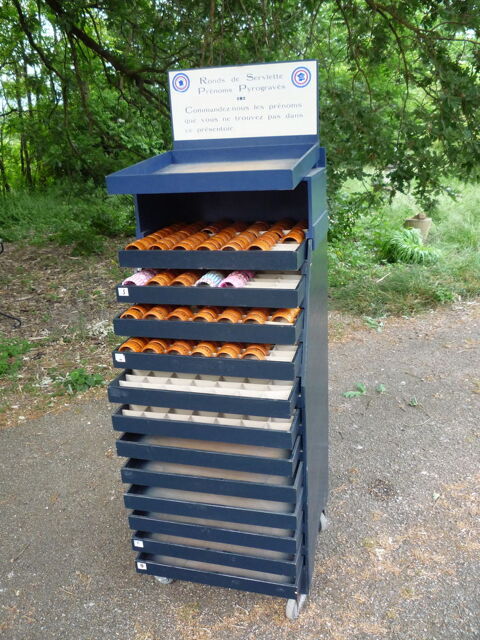 Meuble � casier/tiroir 165 Castres (81)