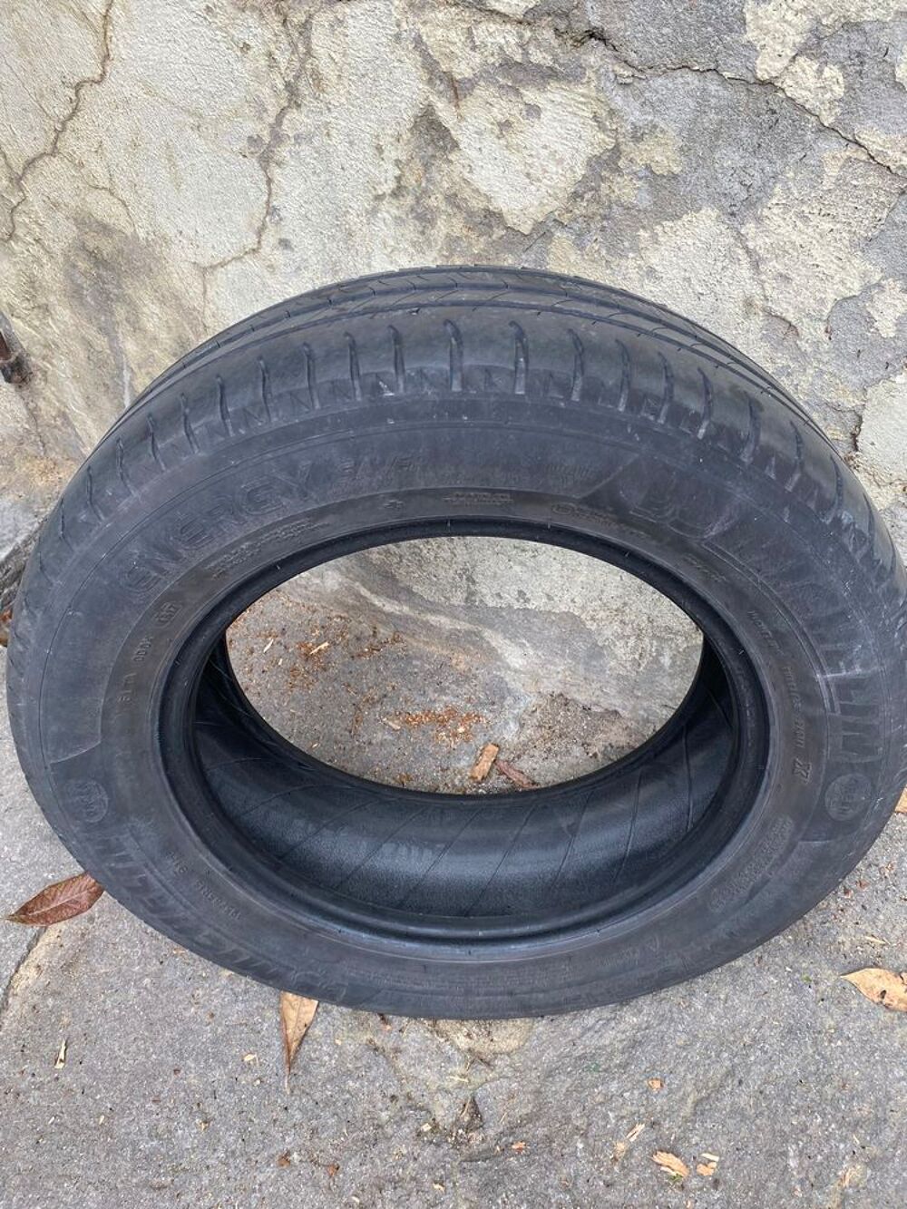 1 pneu MICHELIN et 1 GOODYEAR 195/65/15 H91 Bricolage