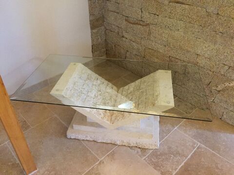table basse de salon Matière style pierres dimensions du socle 70 × 40 auteur total 44 verres 120 × 60 80 Nantes (44)
