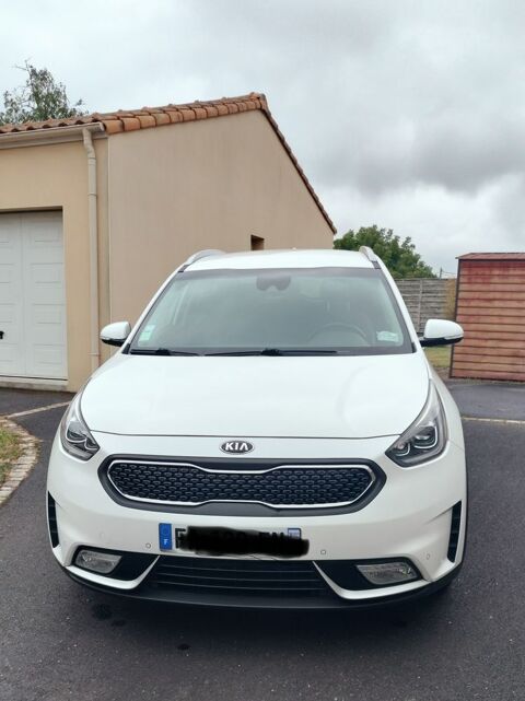 Kia Divers Kia Niro 1.6 GDi 105ch ISG + électrique 43.5ch Design DCT6 toutes options. 2018 occasion Les Sorinières 44840
