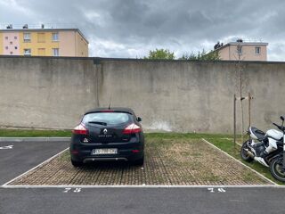  Parking / Garage  louer 12 m