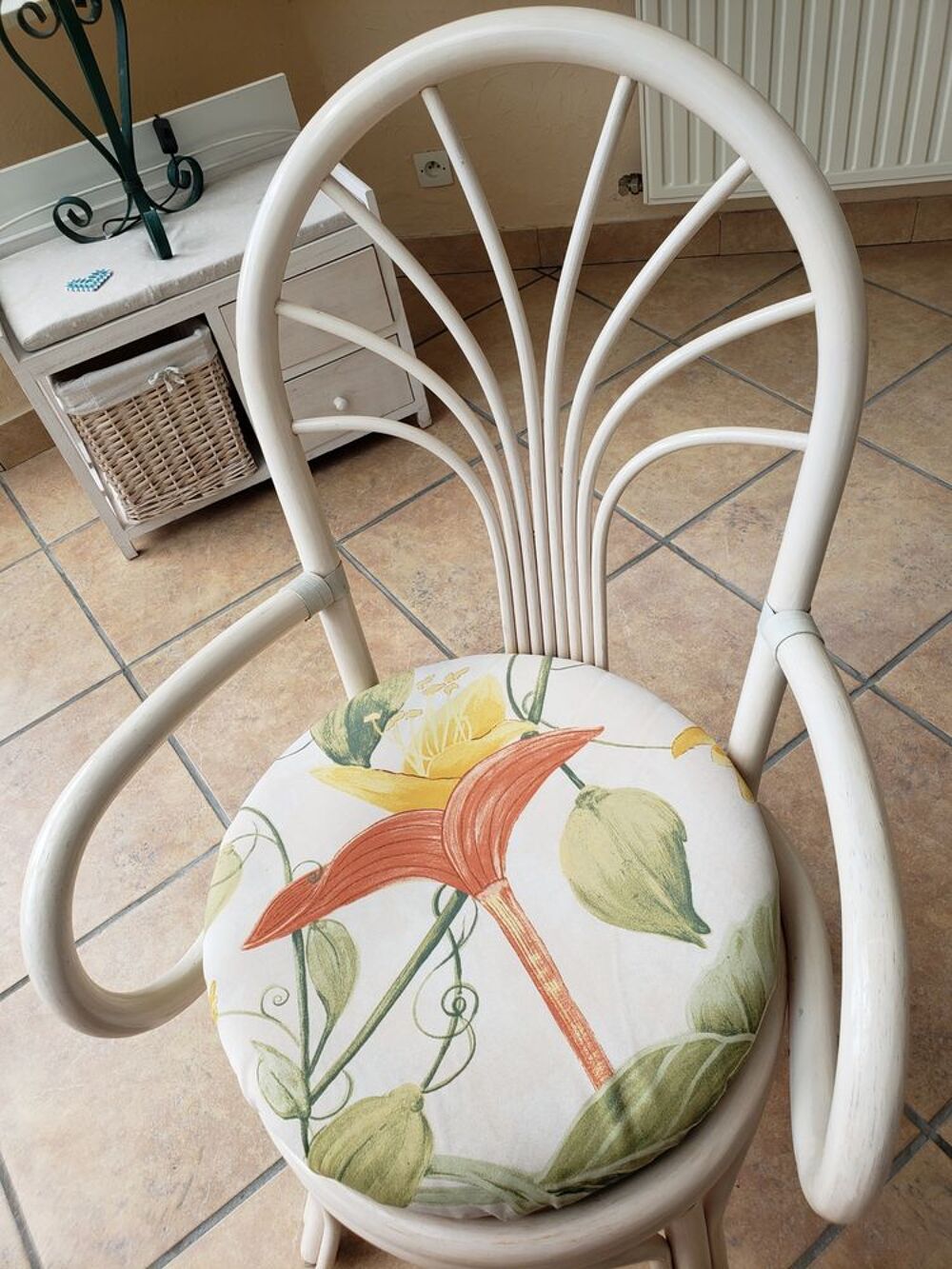 Ensemble Table -chaises- fauteuil en rotin blanc Meubles