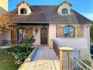  Maison � vendre 10 pi�ces 240 m�