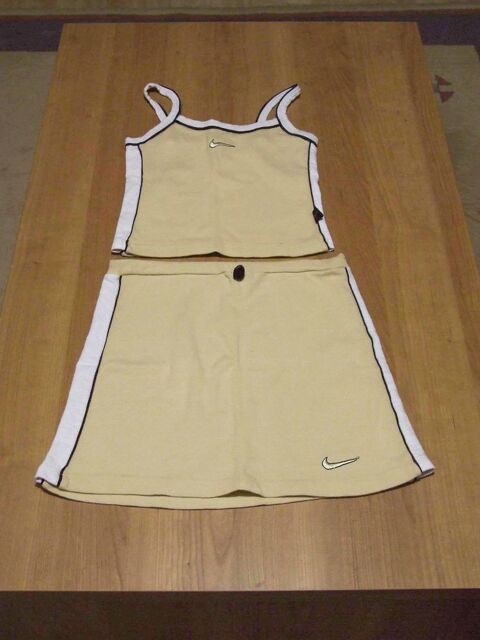 Ensemble (tennis) jupe et dbardeur, NIKE, Sable et blanc 26 Bagnolet (93)