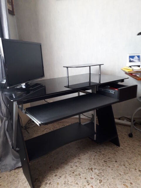 bureau pour ordinateur ou autre en verre fum� et bois noir 70 Saint-Laurent-du-Var (06)