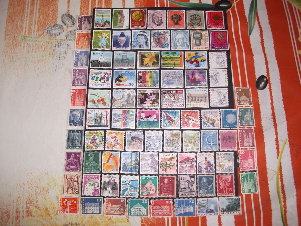Lot de 210 timbres de SUISSE oblit&eacute;r&eacute;s et diff&eacute;rents.
