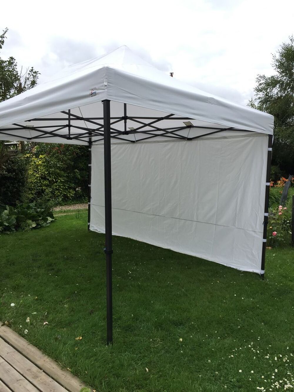 BARNUM 3x4,5 m pliant avec 4 cot&eacute;s Jardin