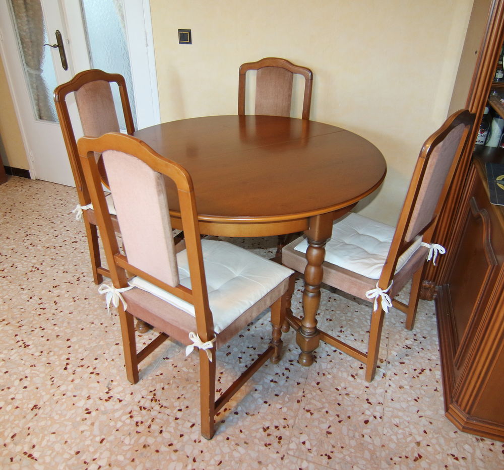 Don gratuit salle &agrave; manger compl&egrave;te Canap&eacute; table chaises Meubles