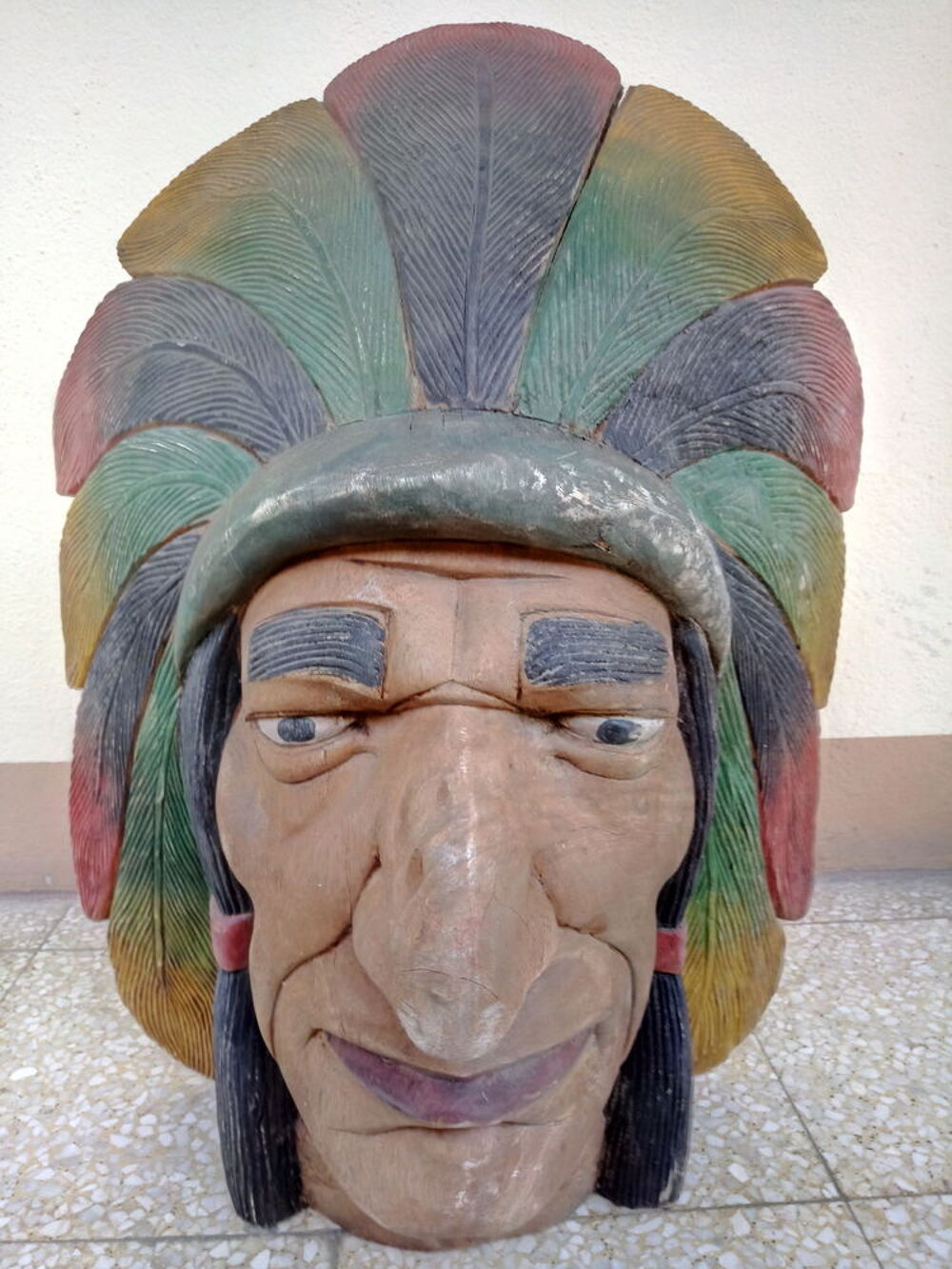 Superbe t&ecirc;te de chef Indien en bois sculpt&eacute; hauteur 59 cm Dcoration