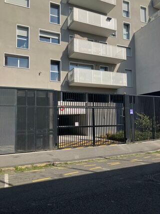  Parking / Garage � louer 3 m�