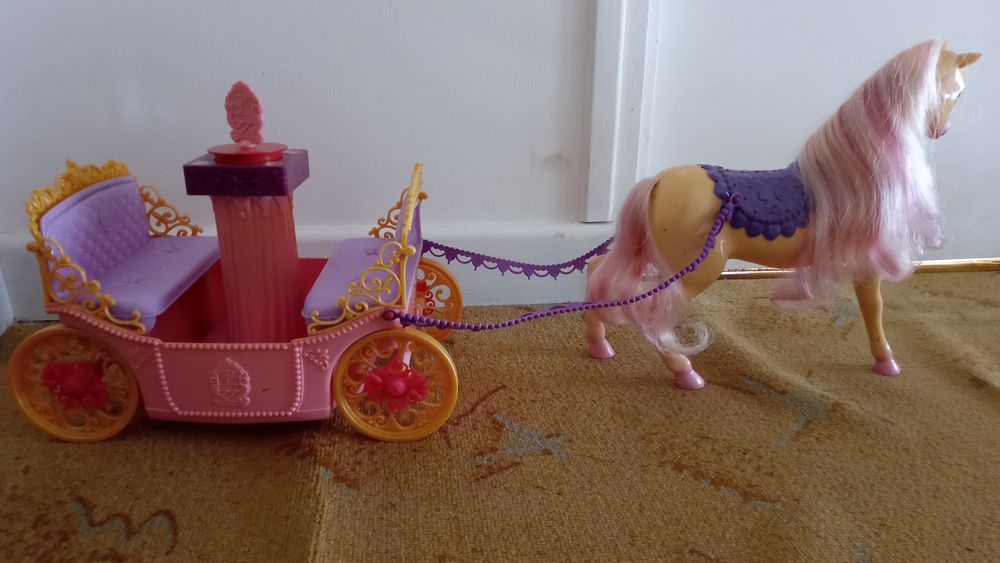 cheval et cal&egrave;che Barbie Jeux / jouets