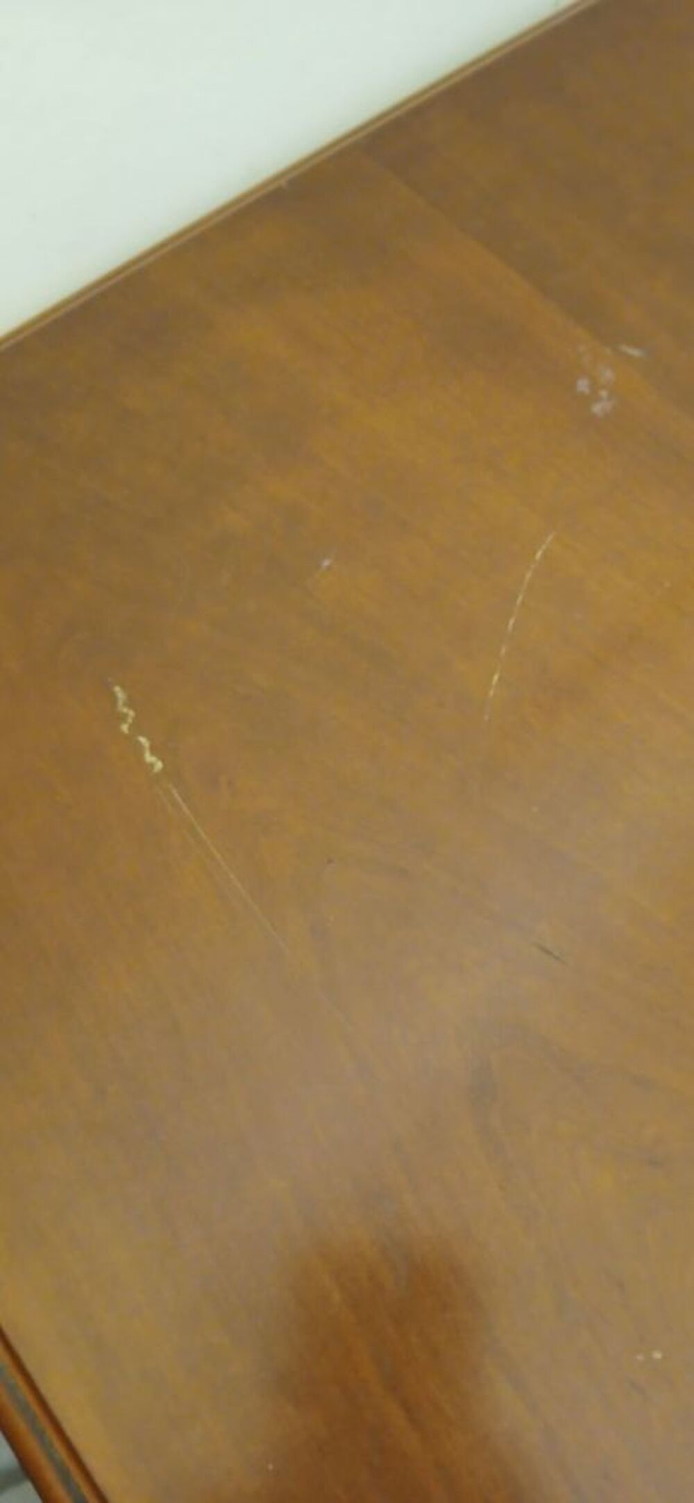 Table salle &agrave; manger . Meubles