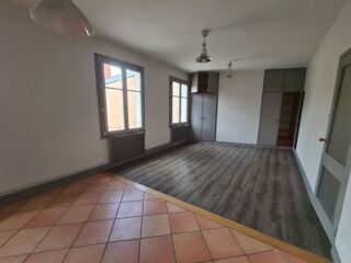  Appartement à louer 4 pièces 97 m²