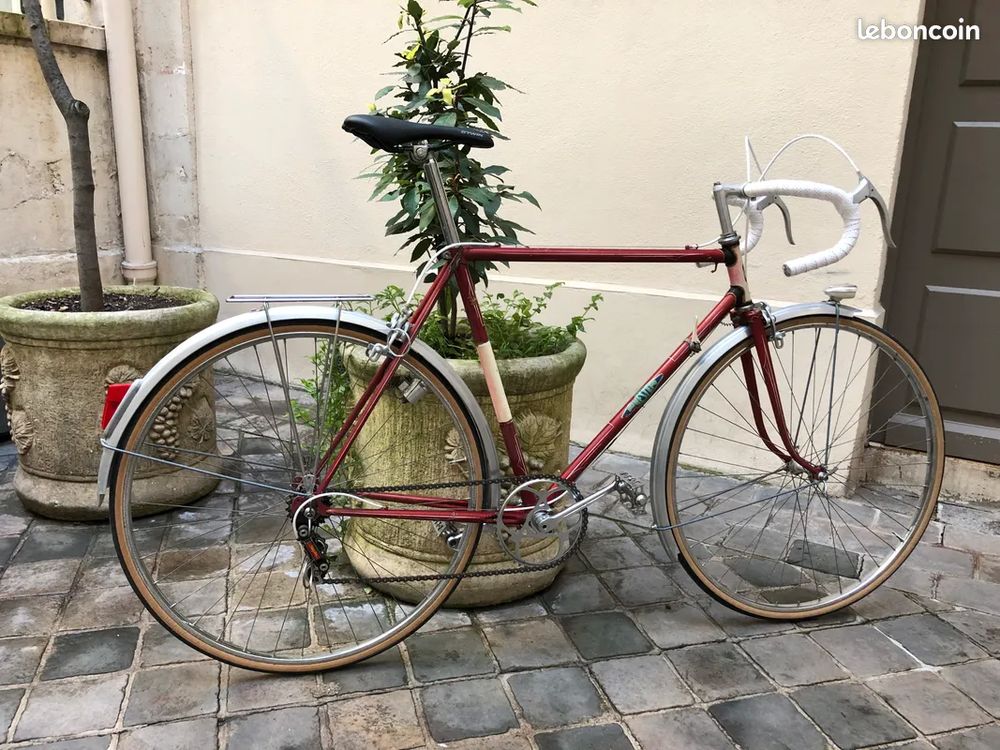 V&eacute;lo refait &agrave; neuf
Vélos