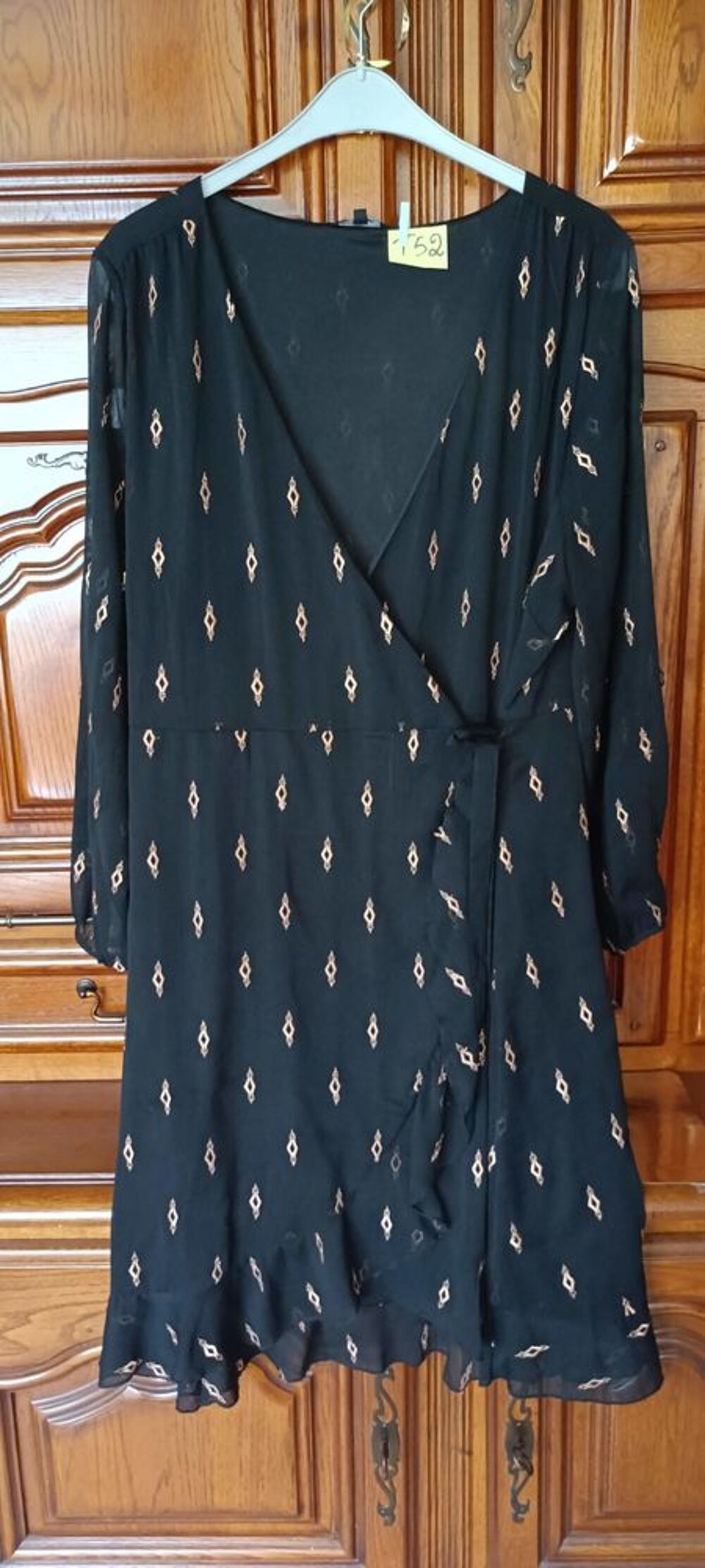 LOT DE V&Ecirc;TEMENTS F&Eacute;MININ POUR LA REVENTE Vêtements