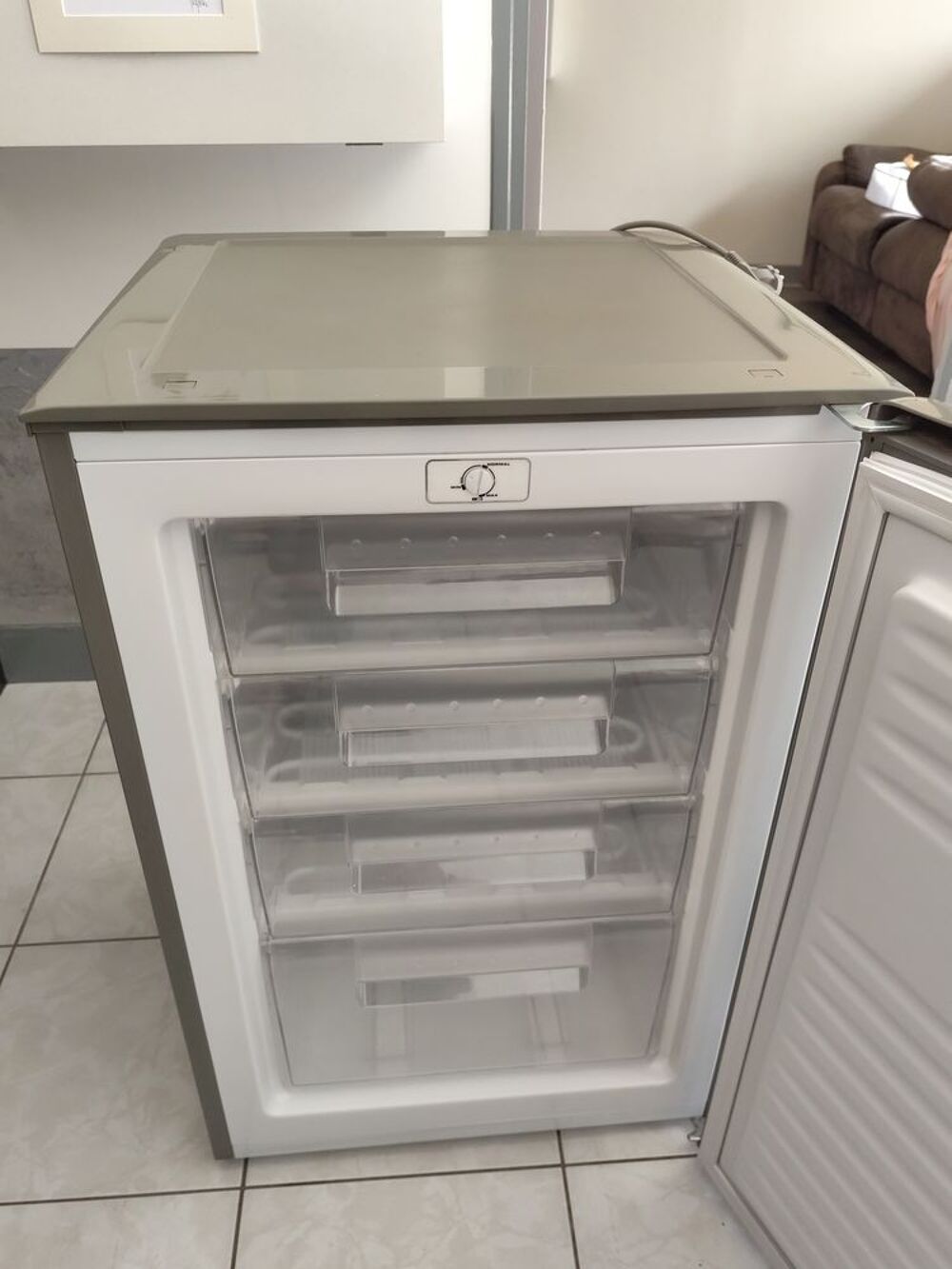 Cong&eacute;lateur candy gris tr&egrave;s bon &eacute;tat Electroménager