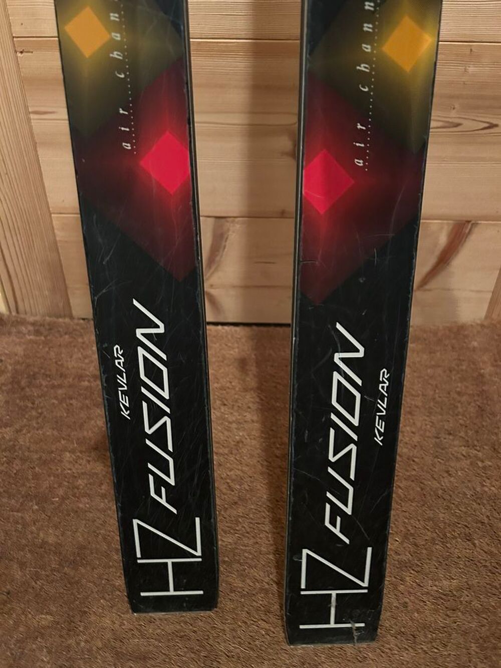 SKIS DYNASTAR haut de gamme Ann&eacute;es 88/90 , modele HZ FUSION Sports