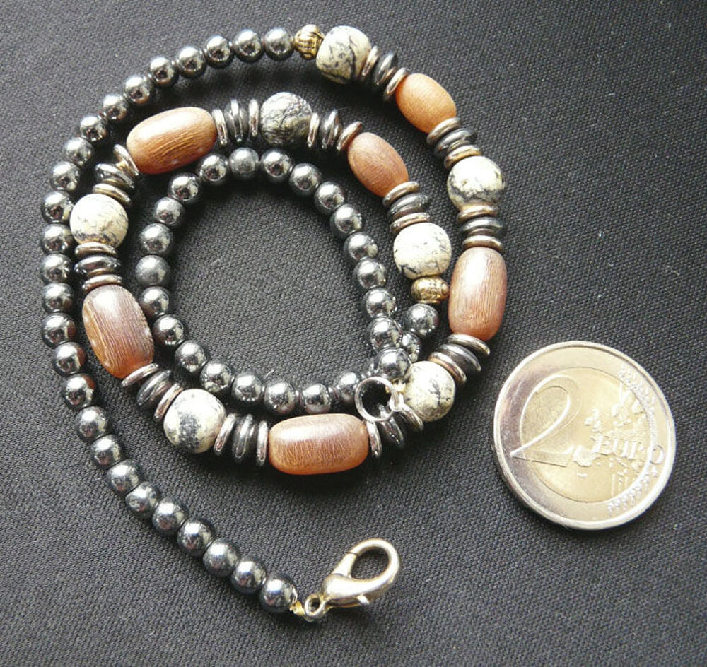 Petit Collier de perles vertes en r&eacute;sine color&eacute;es-ras-de-cou Bijoux et montres
