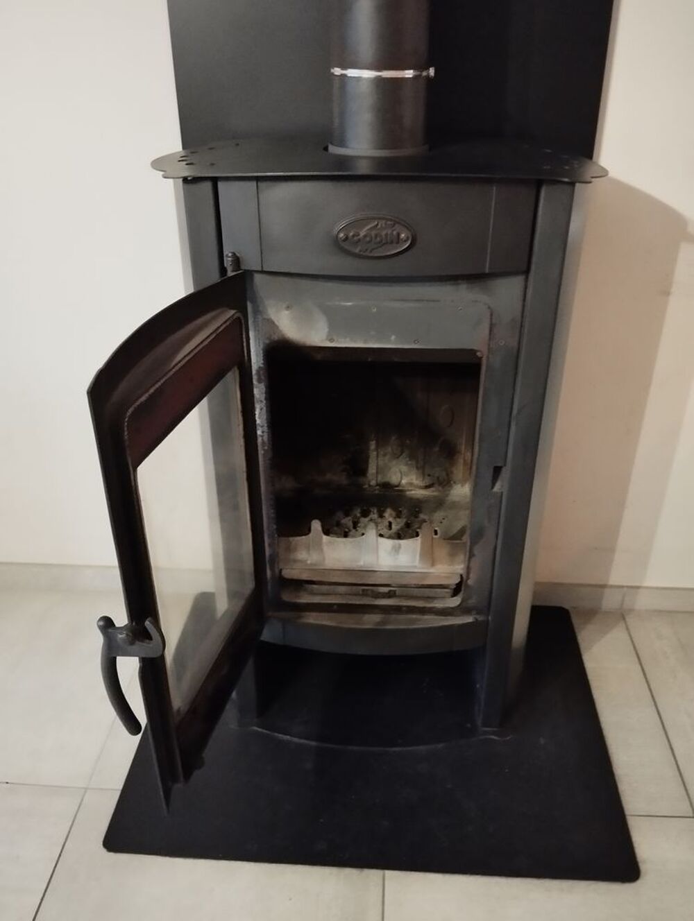 Vends beau po&ecirc;le a bois Godin "biodesign" Bricolage