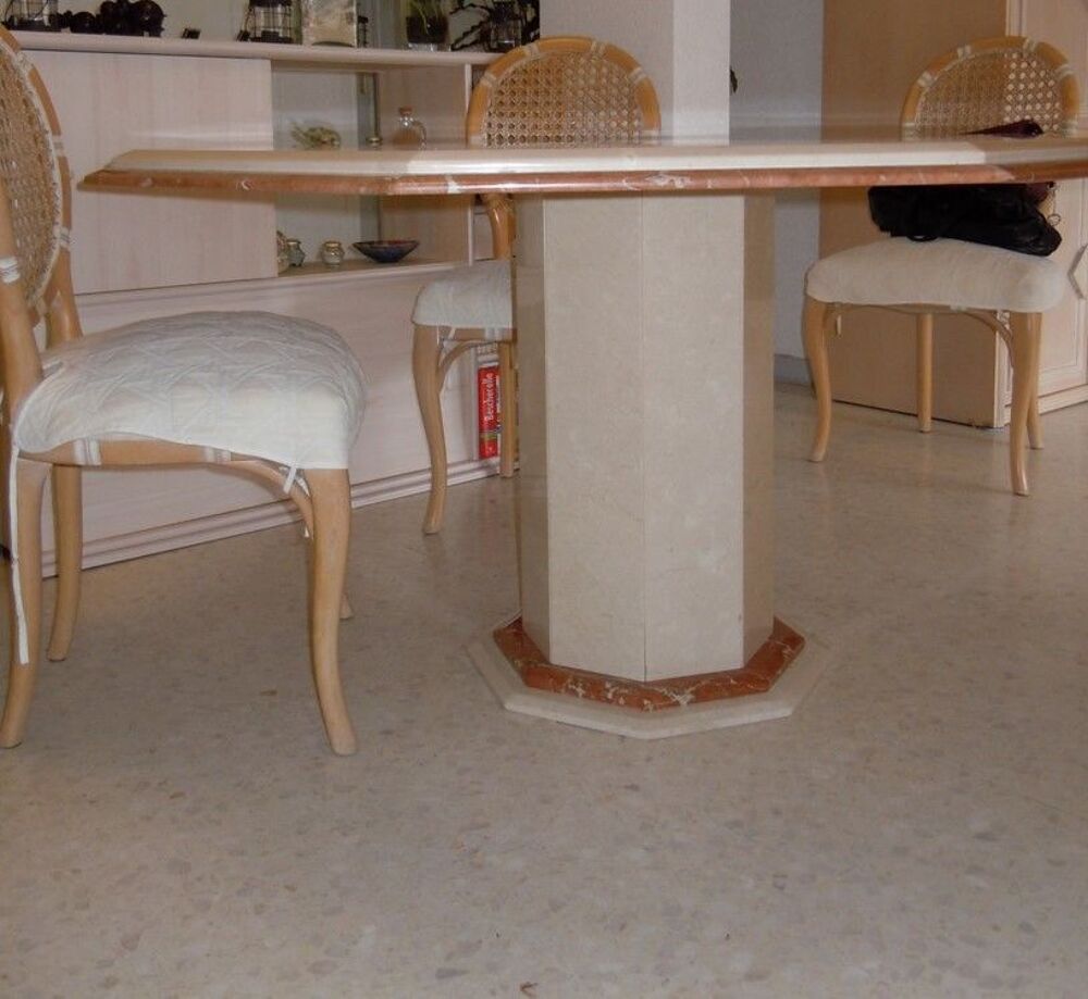 Table en marbre octogonale Meubles
