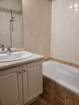  Appartement à louer 3 pièces 69 m²