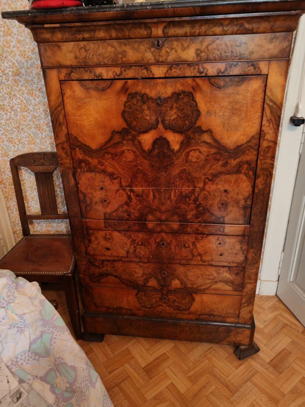meubles tr&egrave;s anciens. Meubles