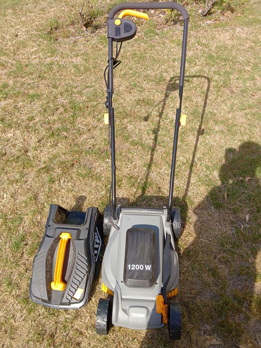 Tondeuse &agrave; gazon &eacute;lectrique Jardin
