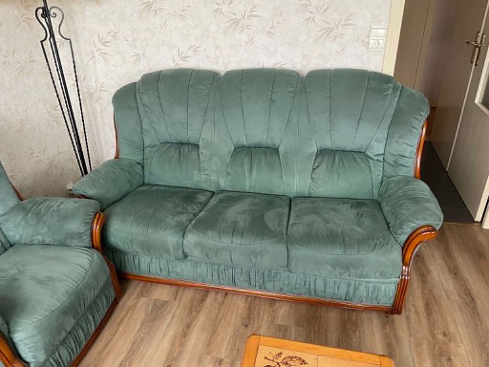 Ensemble canap&eacute; + 2 fauteuils dont un &eacute;lectrique couleur ver Meubles
