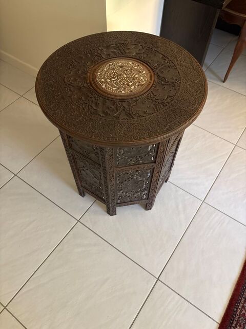 Table d'appoint anglo-indienne en bois sculpté à la main -  400 Tours (37)