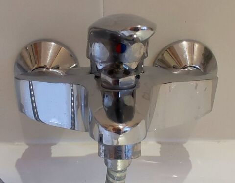 Mitigeur de baignoire Jacob Delafon 20 Charbonnires-les-Bains (69)