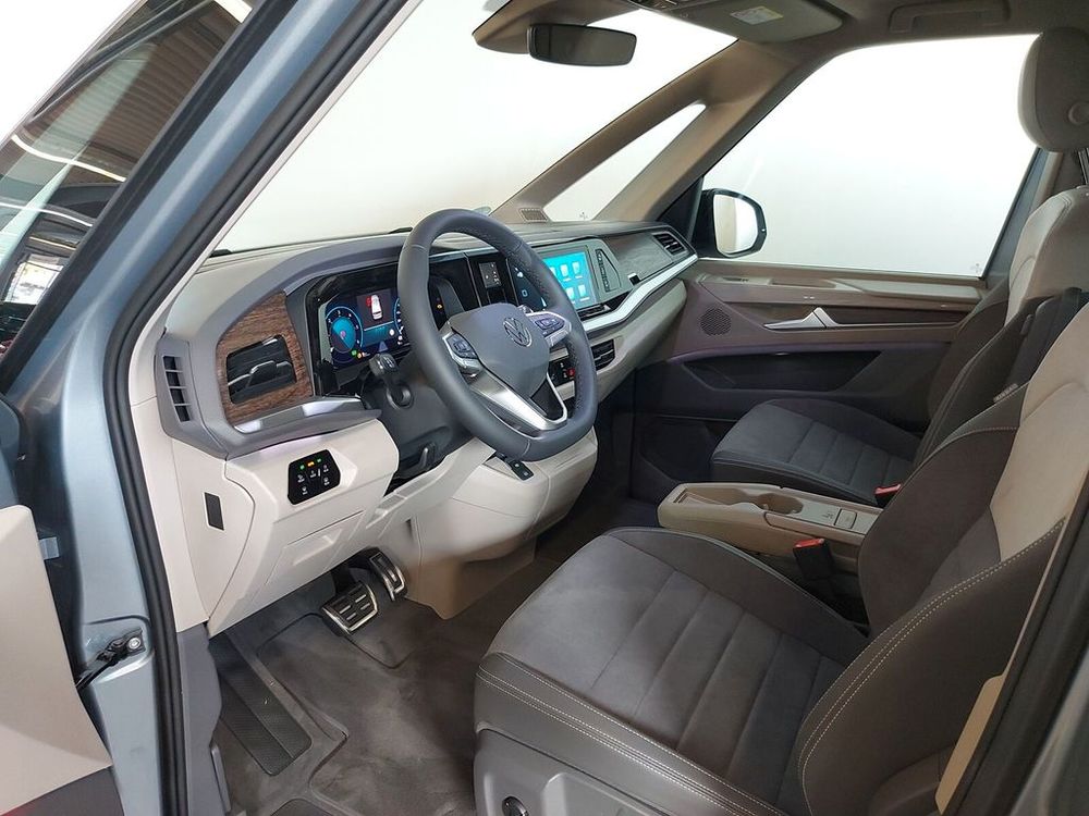 MULTIVAN Multivan Long 2.0 TDI 150 DSG7 Style 2023 occasion 30000 N&icirc;mes
