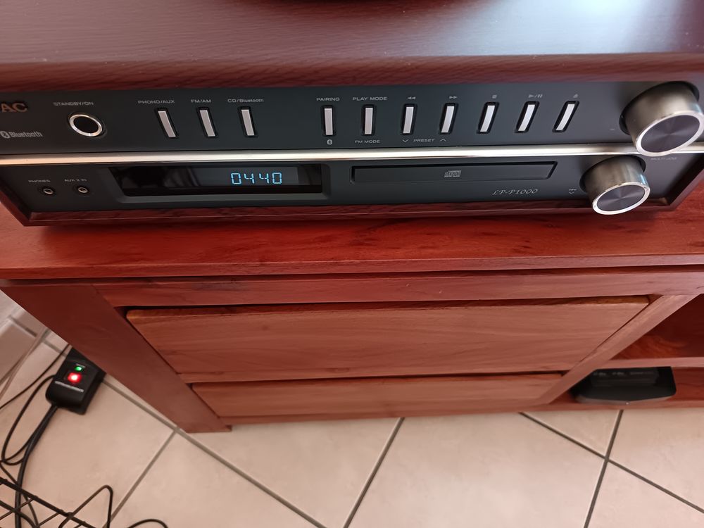 Platine vinyle st&eacute;r&eacute;o TEAC Bluetooth Audio et hifi