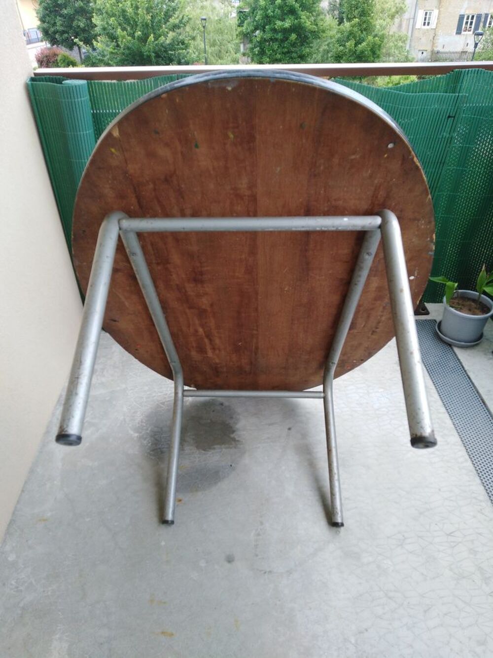 Table / Fauteuil / Meuble Meubles