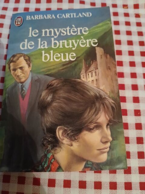 LIVRE LE MYSTERE DE LA BRUYERE BLEUE
J'AI LU
N� 1285
3 Triel-sur-Seine (78)