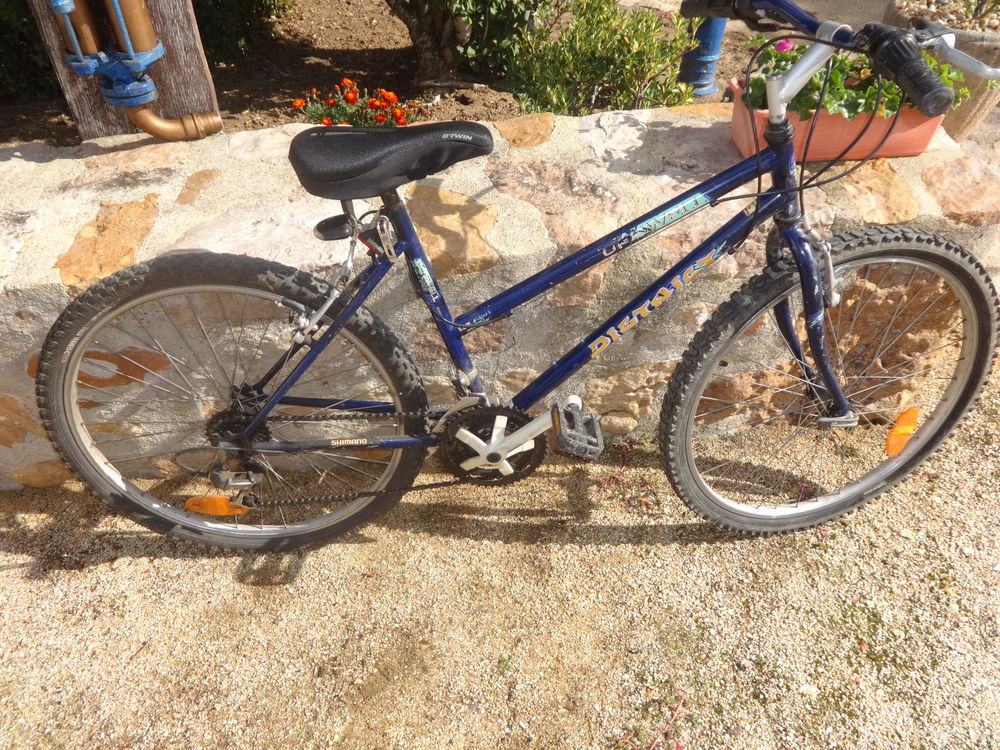 v&eacute;lo VTT junior 
Vélos