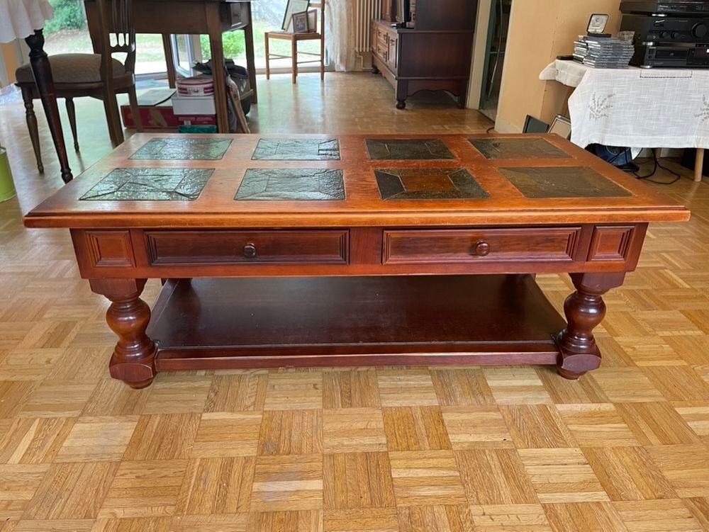 Table basse en ch&ecirc;ne, carrel&eacute;e Meubles