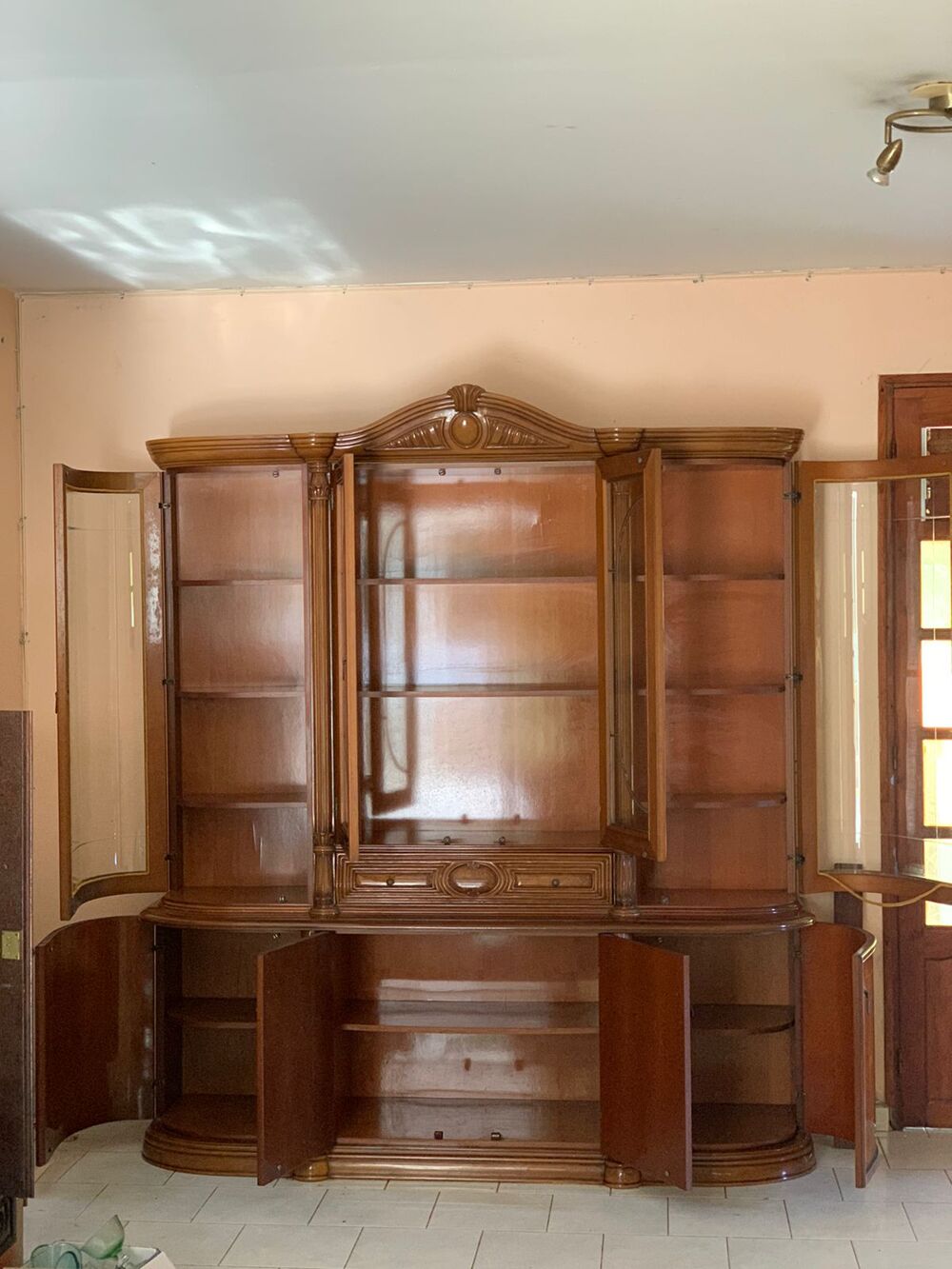 Magnifique buffet vaisselier vitrine &agrave; saisir Meubles