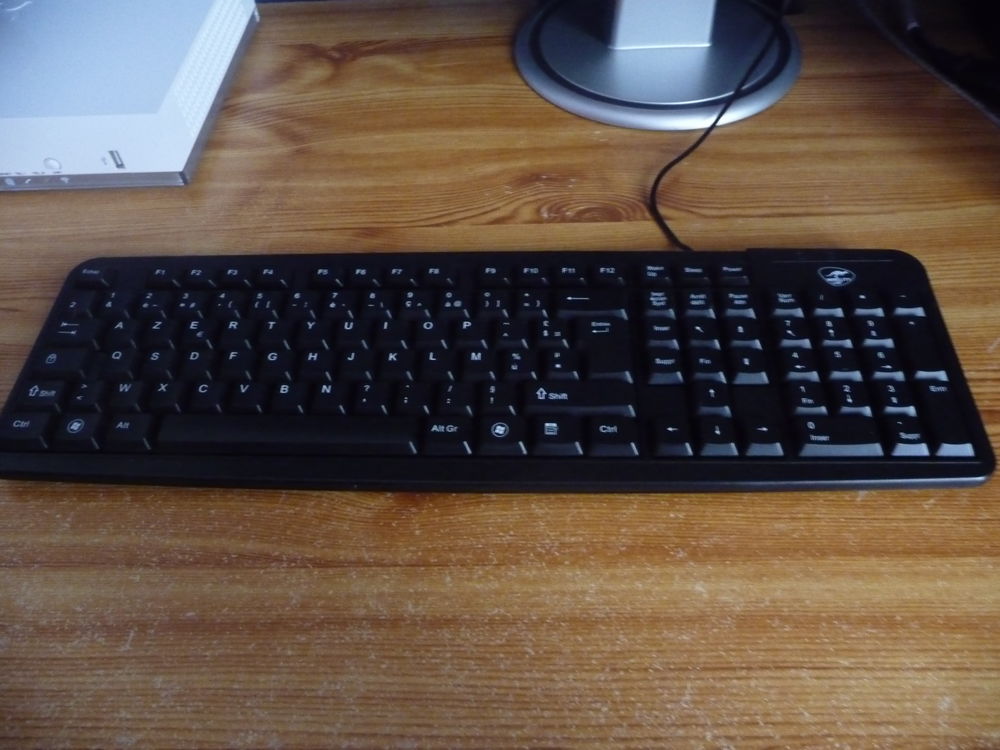 clavier noir Matériel informatique