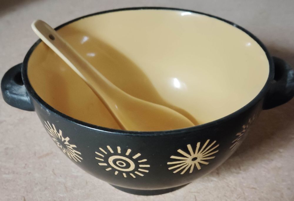 Bol de type asiatique pour soupes, sauces, vinaigrettes.... Cuisine