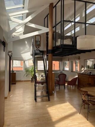  Immeuble à vendre 1300 m²