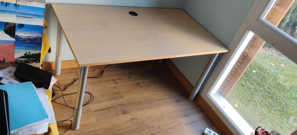 Bureau kinnarps tr&egrave;s bon etat Meubles